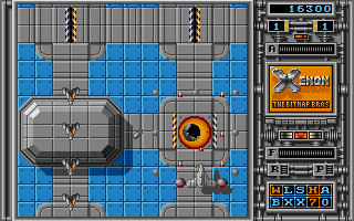 Some bonus items seem to make you unbeatable. Like this one, with heat seeking missiles and bullets everywhere. Too bad it only lasts a few seconds...