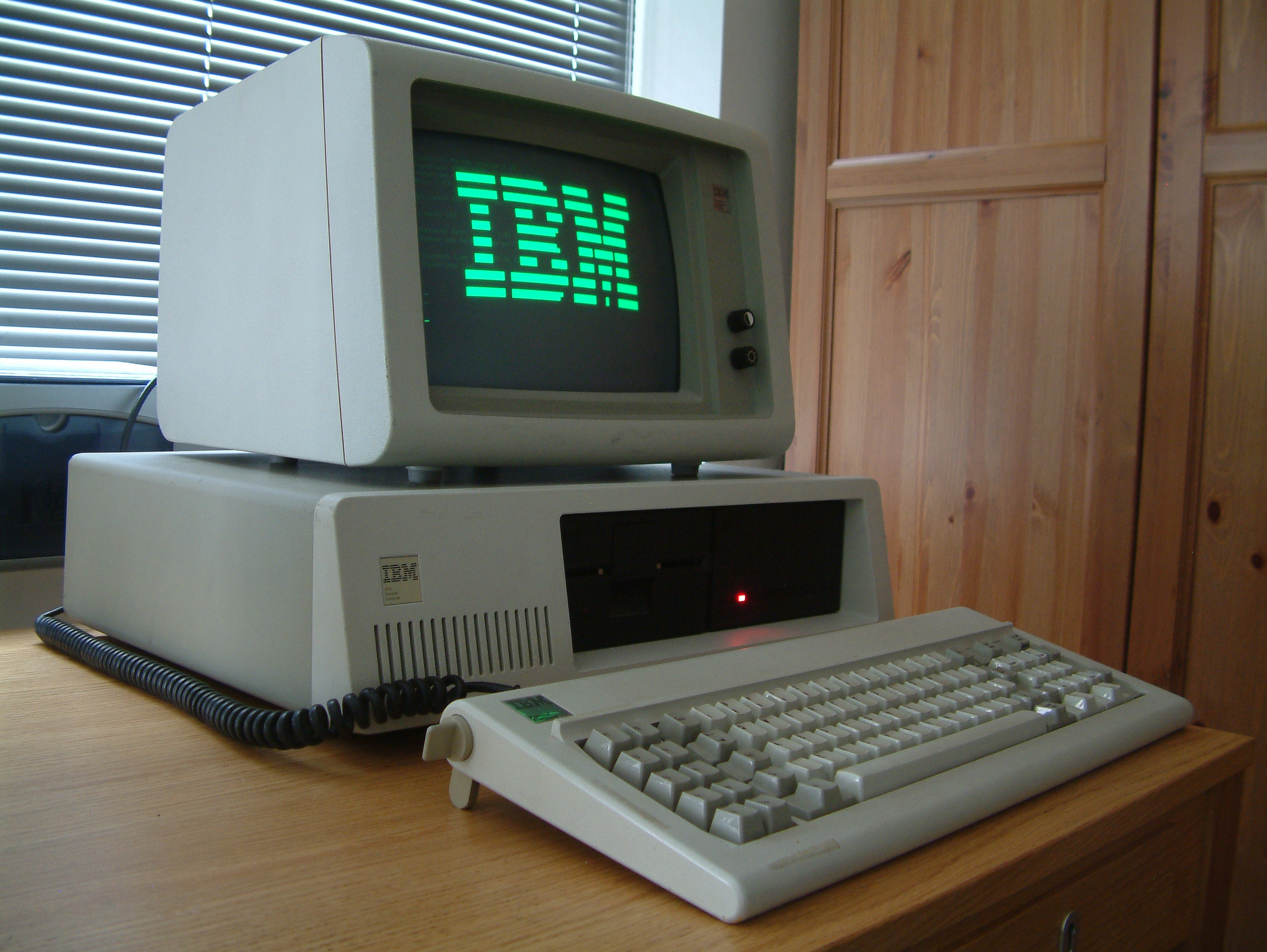 The IBM XT. 'A tedious and heavy box', as Ray describes it.