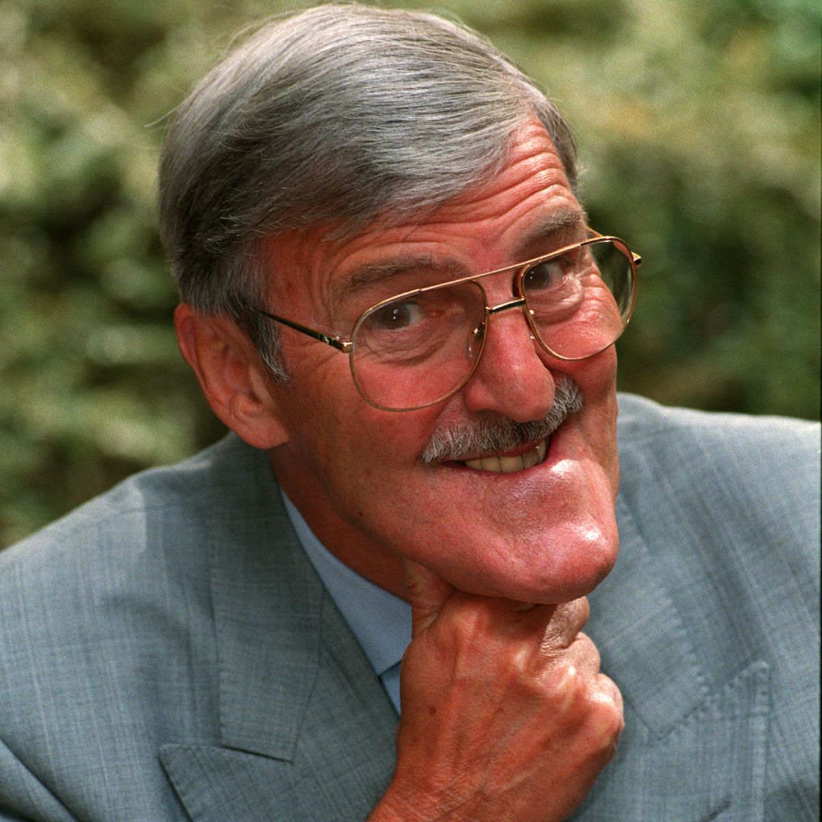Jimmy Hill, the man with the big chin. Just for fun, Starball contained the Jimmy Hill chin bonus. 